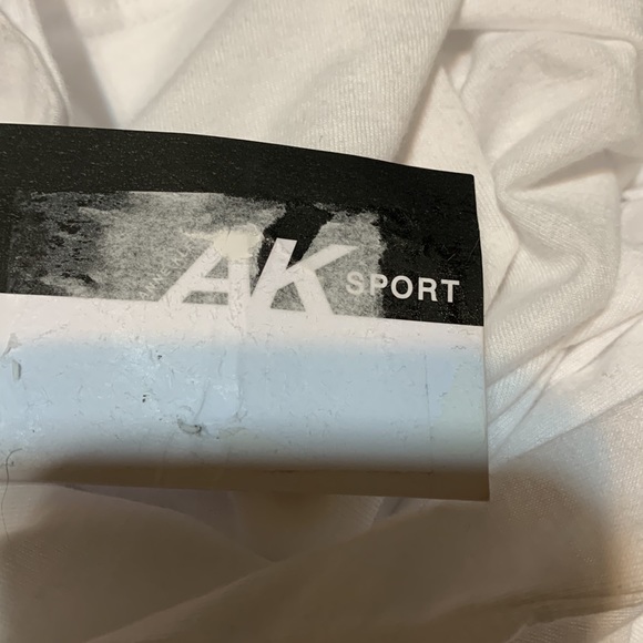 3/$20 Anne Klein M Cityscape Tee - Picture 10 of 10